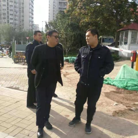 纬北路城管委开展城市精细化管理工作