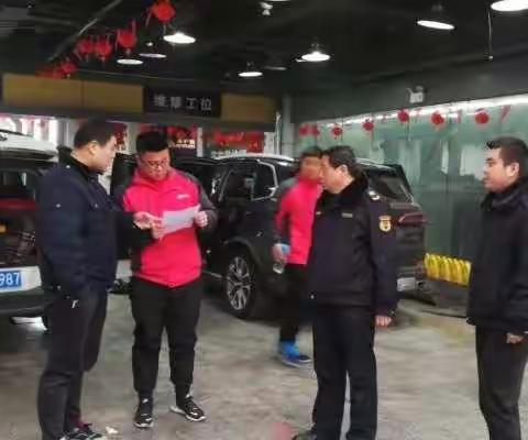 大雪将至 纬北城管提醒各商家请及时扫雪