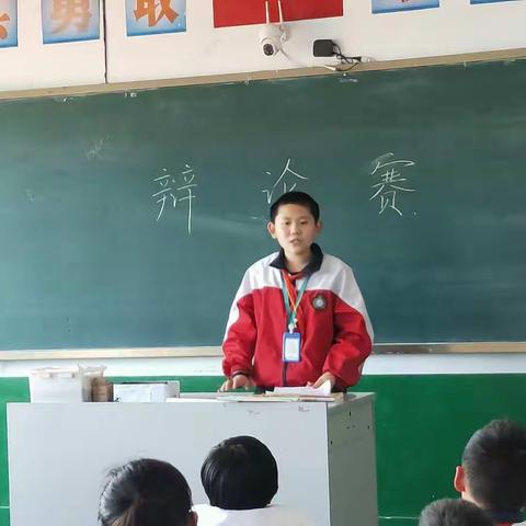 唇枪舌战辩“谎言”