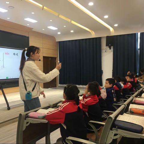 落实‘’双减‘’，教研提质——襄阳市荆州街小学教育集团语文教研活动