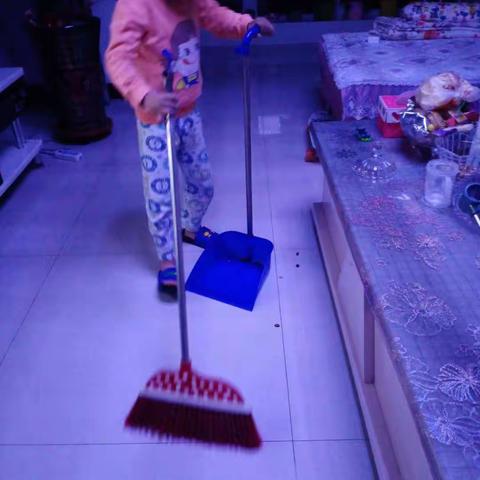 格林幼儿园自强班《我是劳动小模范》