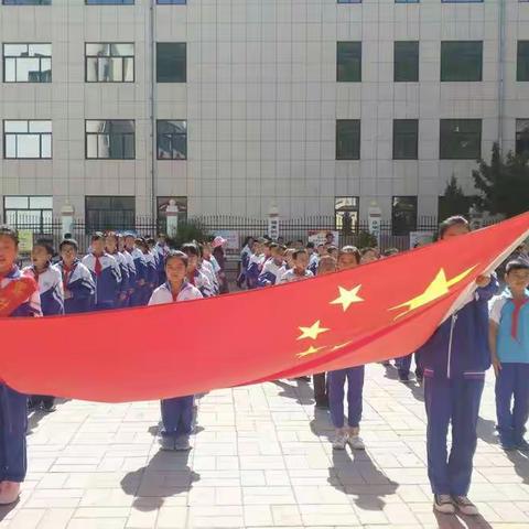 “我是控烟监督员”主题升旗仪式