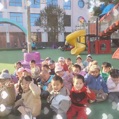 “初冬暖阳，温情十一月”——漳县幼儿园小四班十一月份工作总结