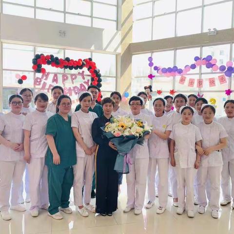 温情五月，护士节遇上母亲节