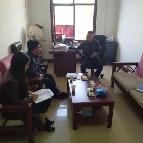 紧抓时间   迅速推进    县爱卫办下乡督导检查户厕改造工作