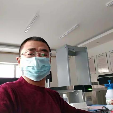 恪尽职守 抗击疫情