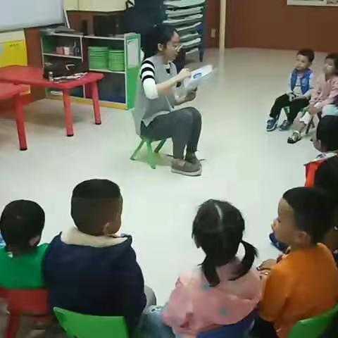 幼儿成长的树荫；儿童健康的天使；祖国花朵的园丁;