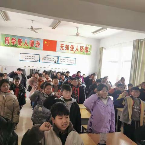 【洛宁县小界乡中心小学】——向优秀少先队员学习，争做先锋好少年