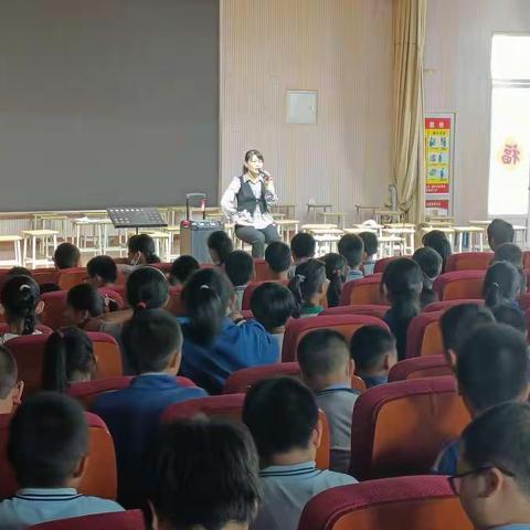 丁庄街道中心小学五年级礼仪培训活动