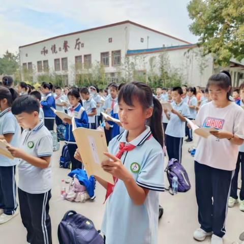 丁庄街道中心小学五年级“大声读经典”活动掠影