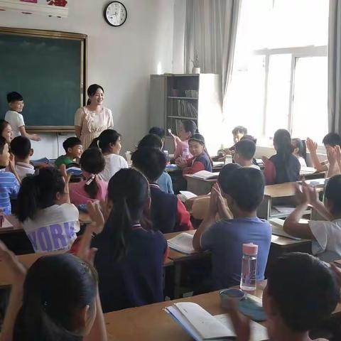 伊川县城关镇南府店中心小学四（1）班晨诵