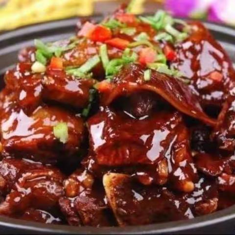 来沈甲吃羊肉啦！！！
