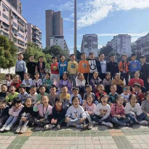 记2203班大家庭疫情下的一周