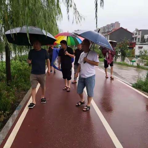 市场监管人闻令而动  奋战在防汛抗洪一线