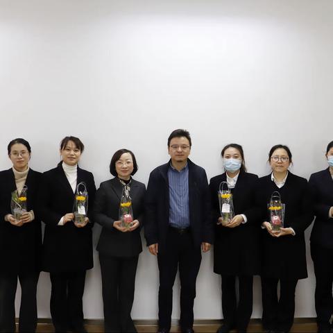 普陀支行开展“三月芬芳 花Young女神节”主题系列活动