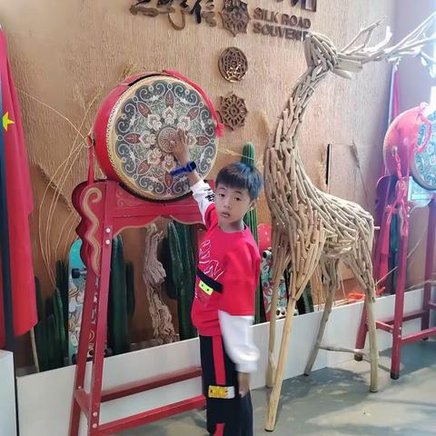 壮美敦煌 沙泉相映