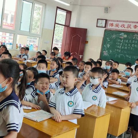 同课异构展风采，集思广益促成长 ----南阳市第三十二小学一年级“同课异构”课堂教研活动展示