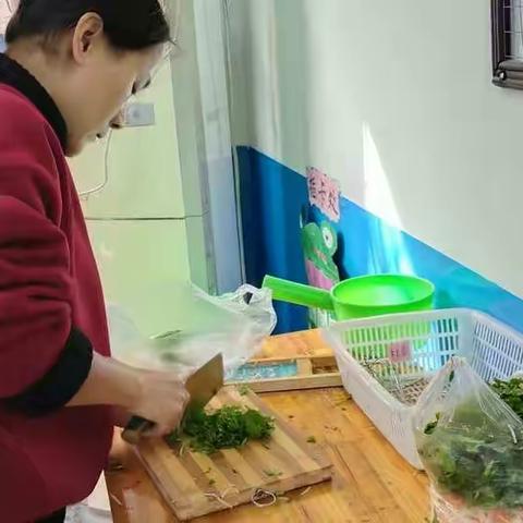 富源街道中心幼儿园中二班区域活动--“小小美食家”