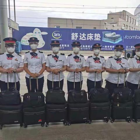 庄严宣誓再激励，学史力行再出发——客运一队K5075/7次联合乘务组带您从深蓝感受翠绿