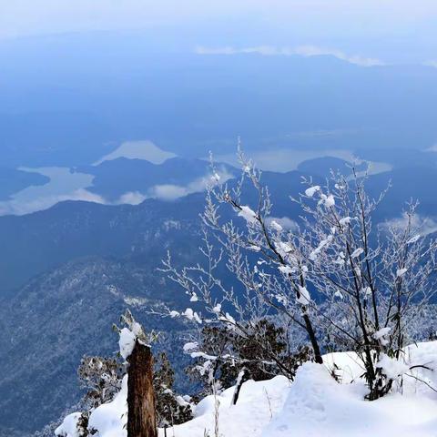 瓦屋山冬雪