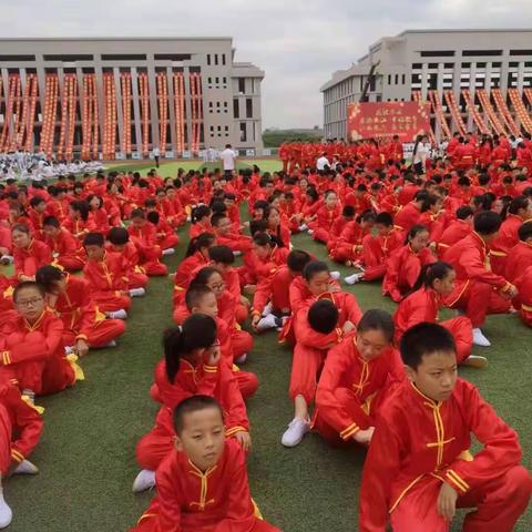 大六班，一起走