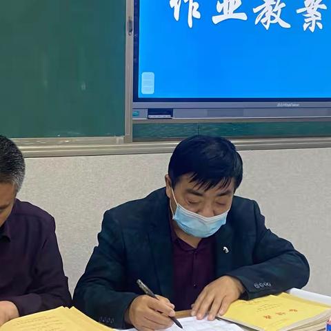 以查促教，以查促学——天中学区作业教案大检查