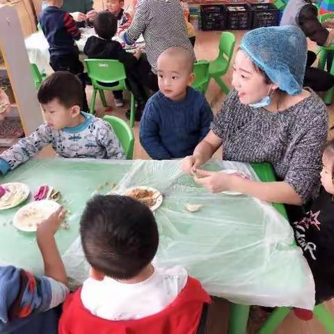 园艺场双语幼儿园小二班“五彩饺子快乐冬至”