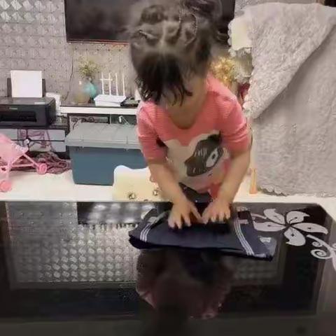 园艺场中心幼儿园中二班“劳动最光荣”线上主题教育活动美篇