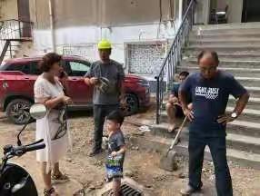 区住建局落实民生工程为人民  及时处理居民问题意见不放松