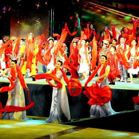 黄河之上，因一台剧爱上一座城