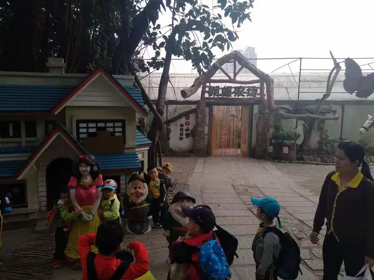 泽润华庭幼儿园k2c青青世界秋游社会实践活动