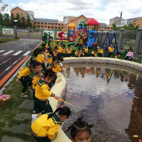 小三班“绽放童梦 放飞童心”