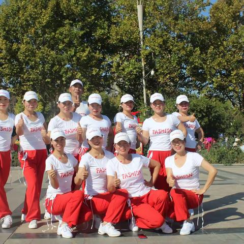 “独一无二”——贺神火花园队广场舞大赛喜获二等奖！