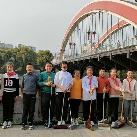 508班积极参加舞阳坝街道“小手牵大手卫生清洁齐动手”志愿服务集中示范活动