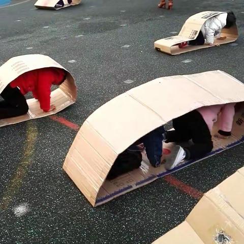 开心快乐的我们