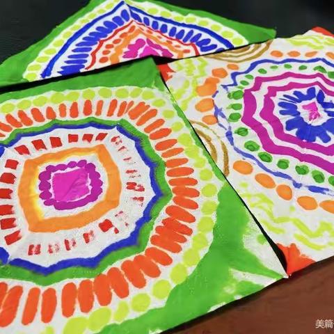 蒙阴县八一幼儿园中二班美术创意活动——纸巾点染画