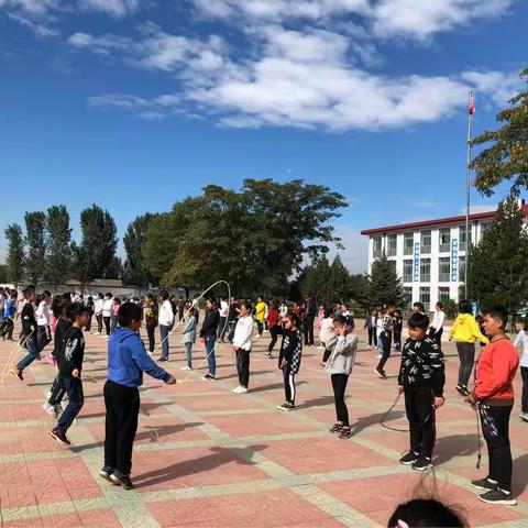 汀流河中心小学“绳”采飞扬跳绳比赛活动报道