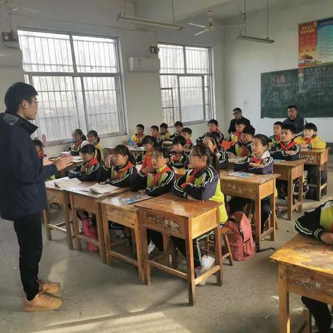 三合小学举行三支一扶教师汇报课