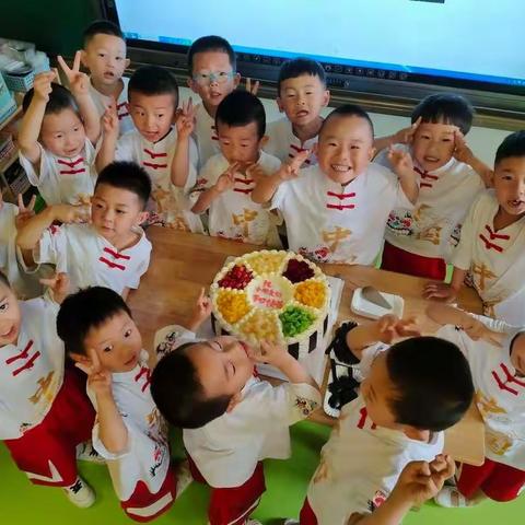 妈妈们，你们不知道不是孩子不优秀，是咱们“爱”太多。