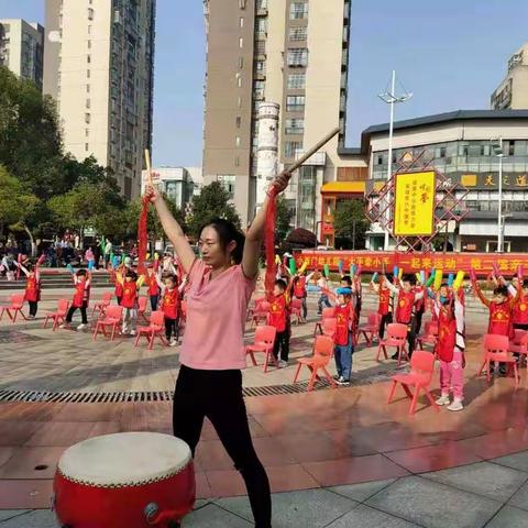 小西门幼儿园“大手牵小手，一起来运动”第二届亲子运动会