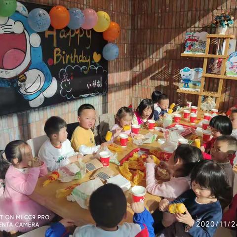 昆明市五华区米吉宝幼儿园11月生日会