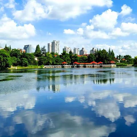 天空之镜·月牙湖