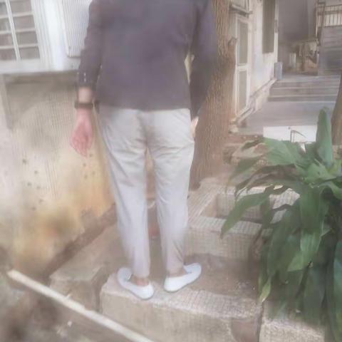 4月21日，龙舌坡社区对民源小区进行整改