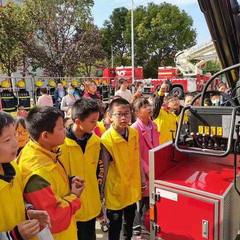 走进消防大队——我眼中的消防员