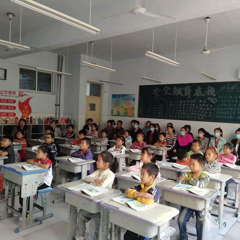 家长进课堂，携手共成长——前孙镇白庄小学开展家长开放日活动