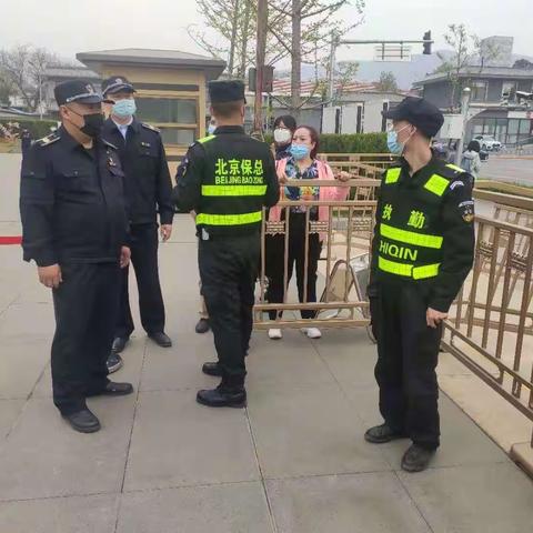 严守“安全关”我们持续开展安全检查