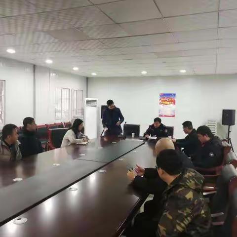 西安市绿环渣土清运有限责任公司迎接莲湖区城管局领导到绿环车队进行百日安全生产会议学习