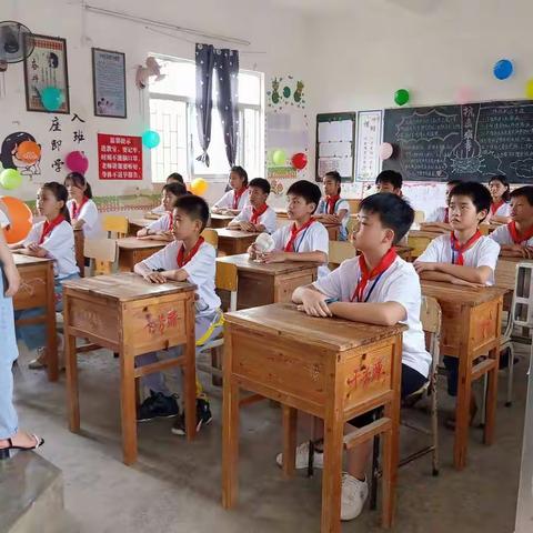 记幸福小学六年级快乐六一