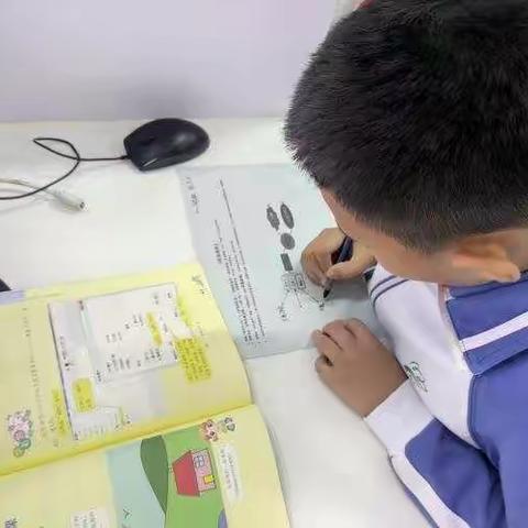 信息技术2.0背景下的课堂教学模式的实践研究——综合组跨学科课堂《电—电脑主题绘画》