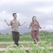 农民夫妇欢乐舞姿获央视点赞，农民的快乐就是这么朴实、简单